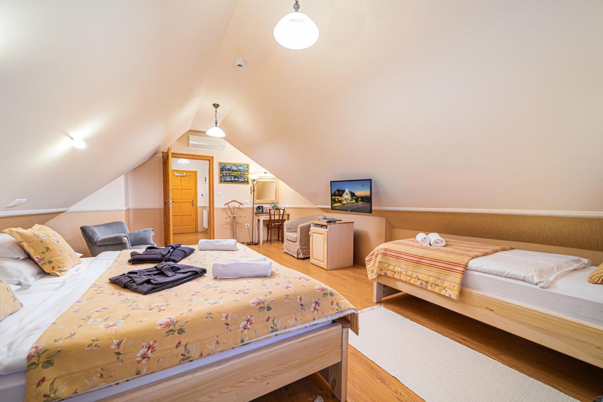 Rigotanya Relax & Wellness Panzio Buekfuerdo Ξενοδοχείο Εξωτερικό φωτογραφία