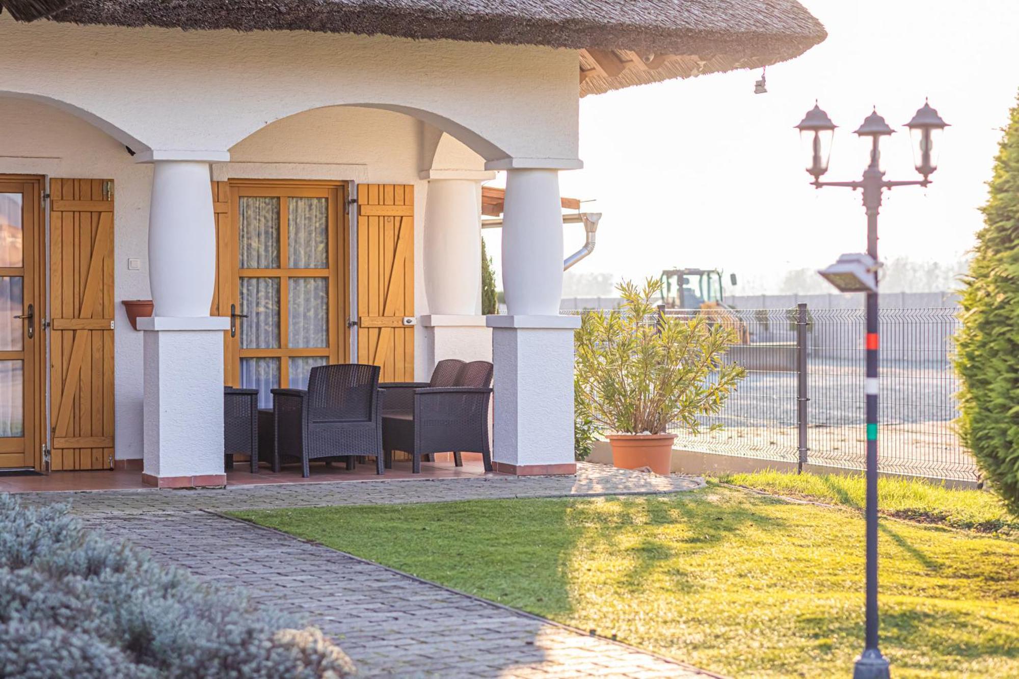 Rigotanya Relax & Wellness Panzio Buekfuerdo Ξενοδοχείο Εξωτερικό φωτογραφία